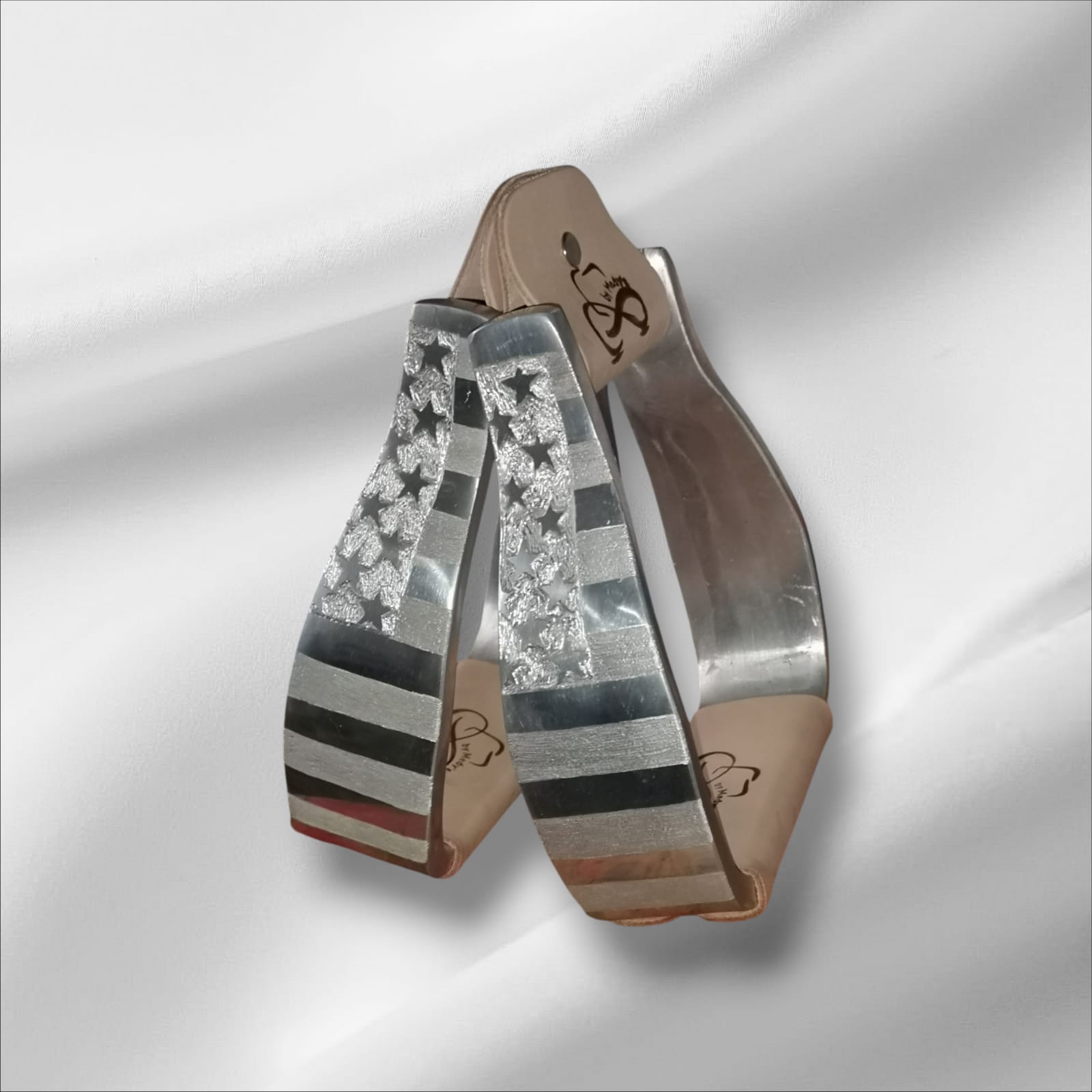 Alu Westernsteigbügel graviert Amerika Seitenansicht