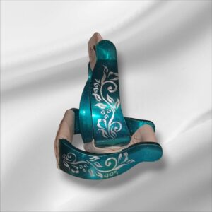 Türkiser Alu-Westernsteigbügel mit floraler Gravur und glitzernder Oberfläche